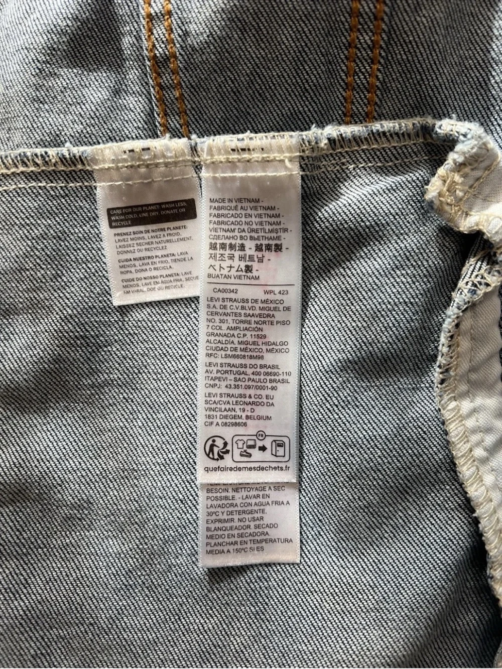 Levi’s 72334-2762 Jacket XL Dark Blue • Excellent Condition • P2P 25 • Length 26